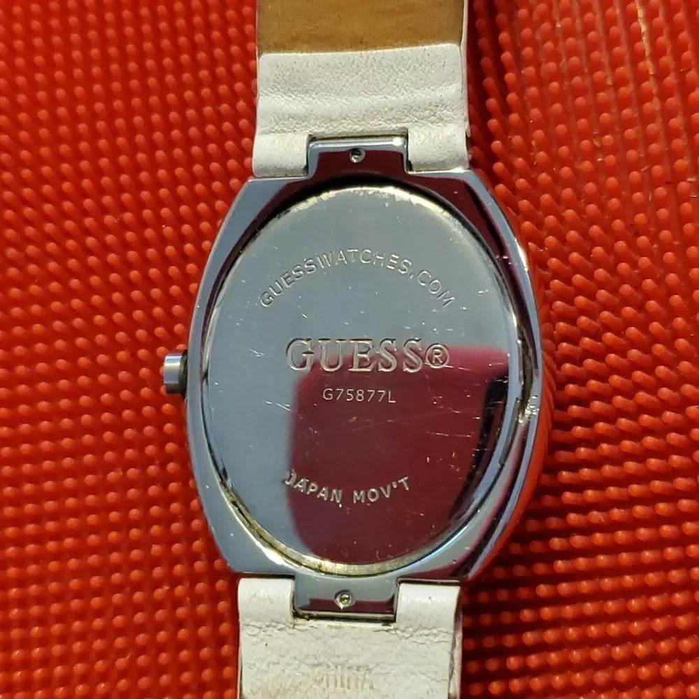 Guess‎ G75877L Mother of Pearl & Diamond Quartz Analog Ladies Watch